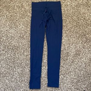 Victoria’s Secret PINK navy active leggings